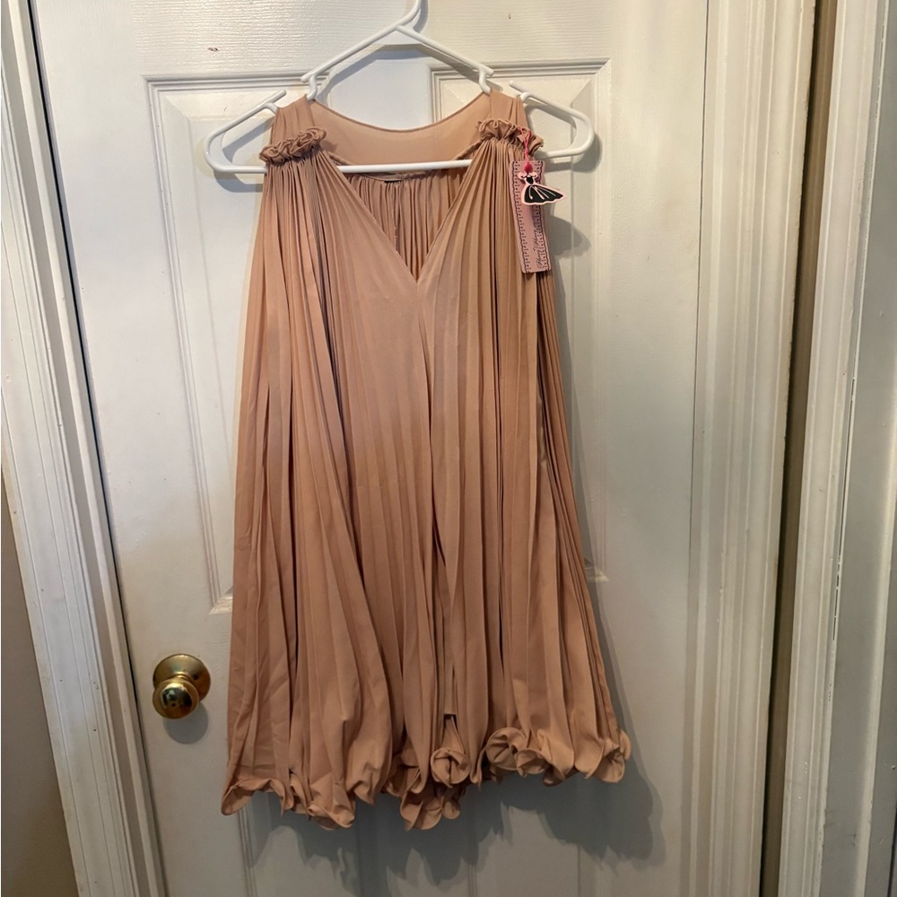 Elegant Pleated Dress in‎ Nude